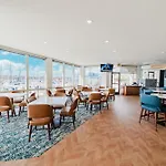 Bay Club Hotel And Marina