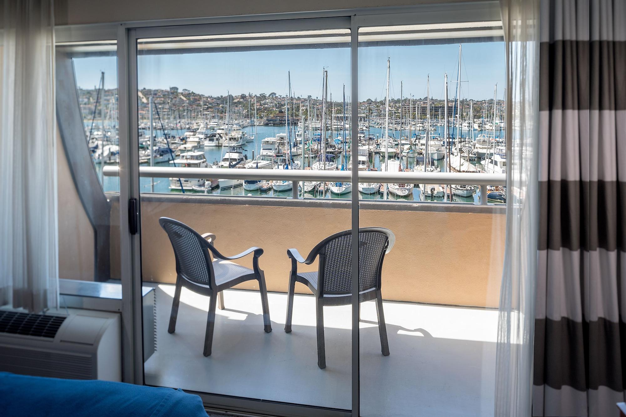 Hotel Bay Club And Marina 3*
